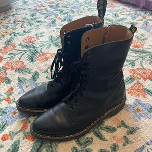 Rare Dr.Martens Alix boot, pointed toe leather DISCONTINUED